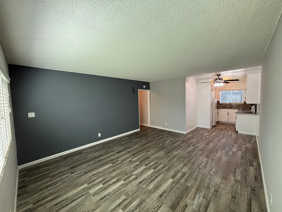 Building Photo - Casablanca Apts North