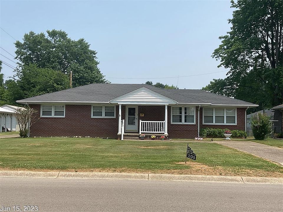 1st image of 209 W Legion Blvd