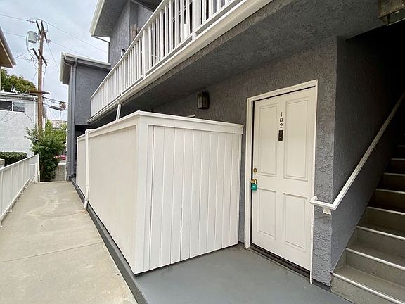 2nd image of 3666 Clarington Ave #102