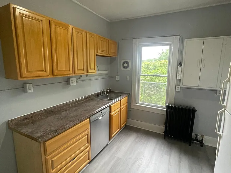 342 W Grand Ave #2L — Photo 3