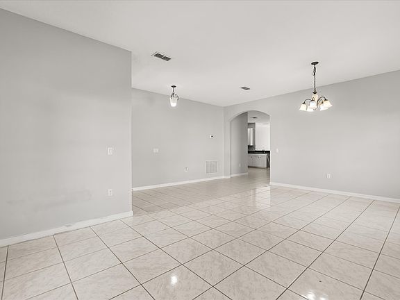 5th image of 1000 Vaquero Ln