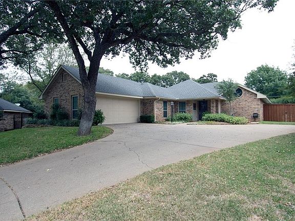 2nd image of 4003 Cherryhill Ct