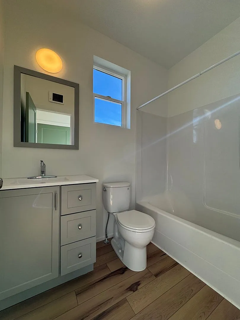 1BR, 1BA with Huge Garage — Photo 4