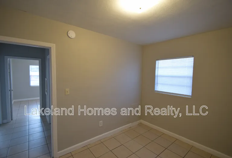 1034 Berkley Rd — Photo 15