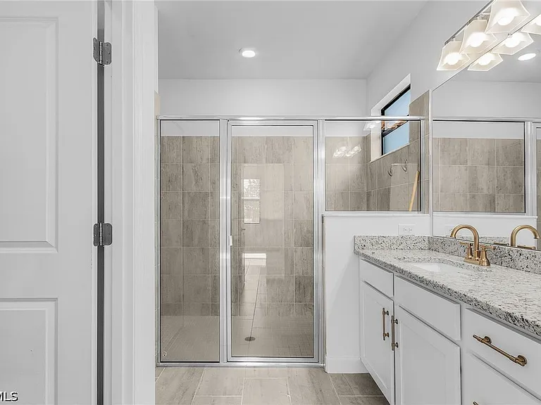 11151 Timber Creek Dr E — Photo 22