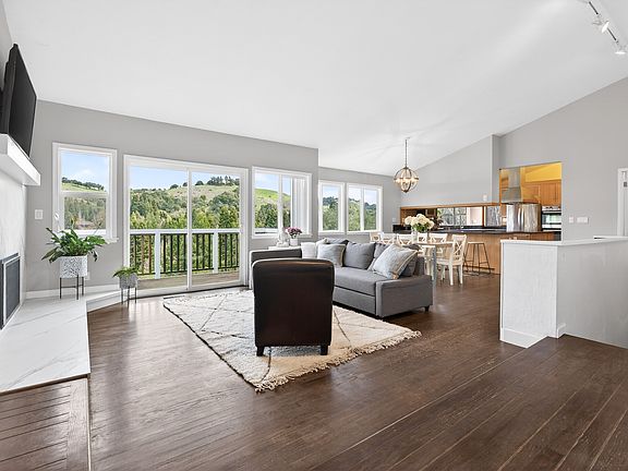 4th image of 35 Canyon View Dr