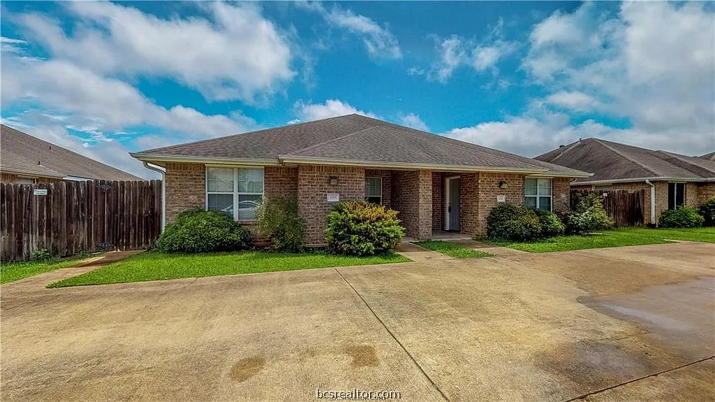 Building Photo - 3746 Oldenburg Ln