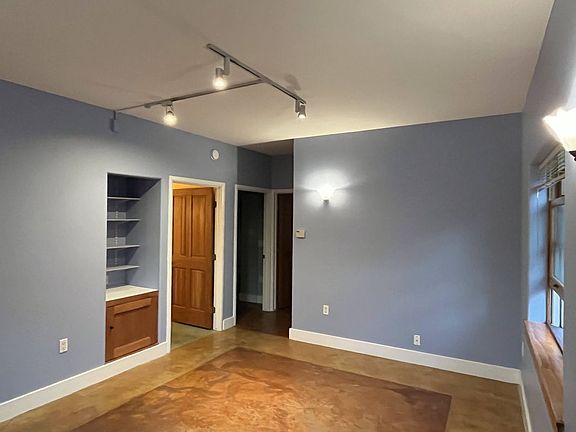 2nd image of 306 Warwick Ave