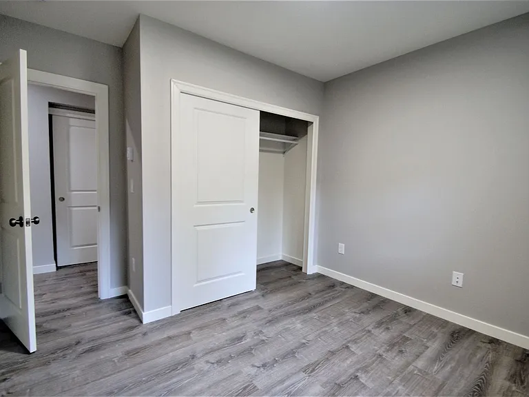 1608 E Republican St — Photo 11