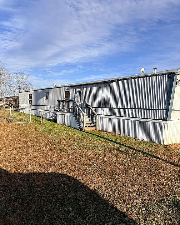 1st image of 119 SE Main St #17
