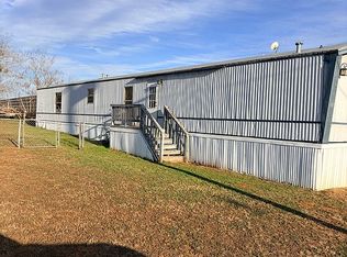119 SE Main St #17, Stockdale, TX 78160