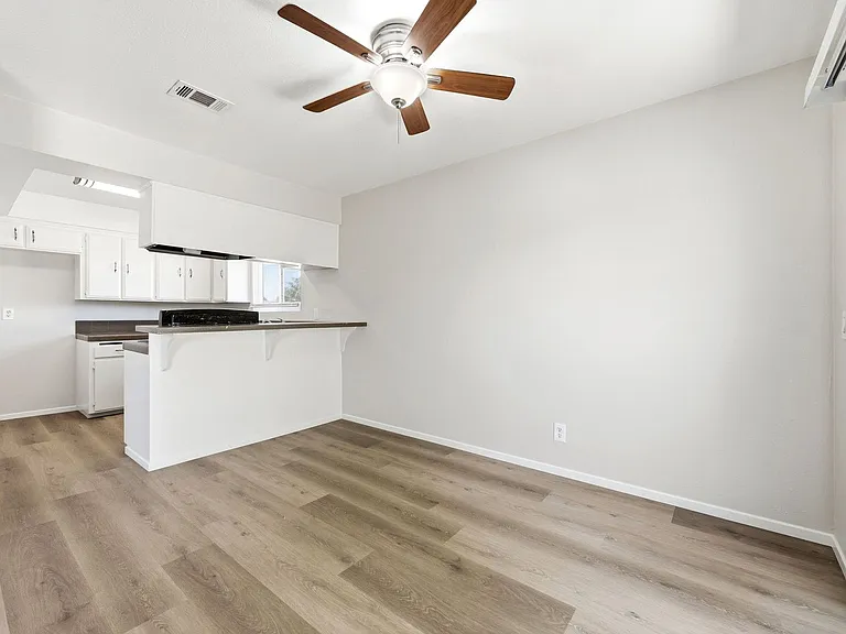 16002 Pasadena Ave — Photo 7
