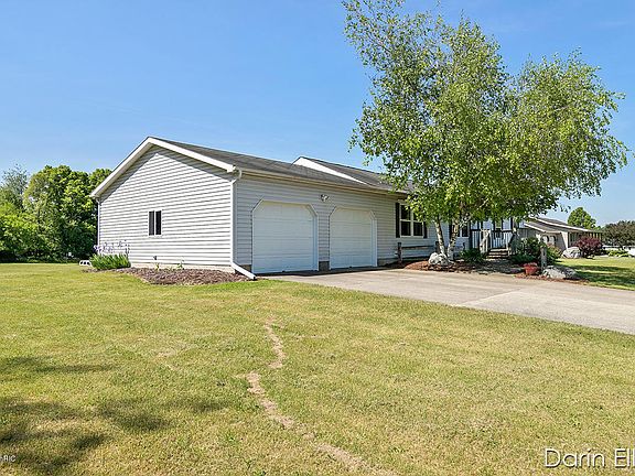 3rd image of 81 Meadowlark Dr