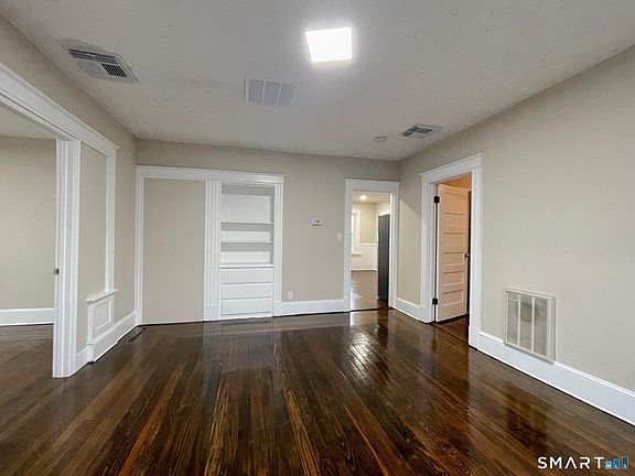 5th image of 541 Church St #3
