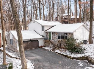 1466 Springhill Dr, Hummelstown, PA 17036
