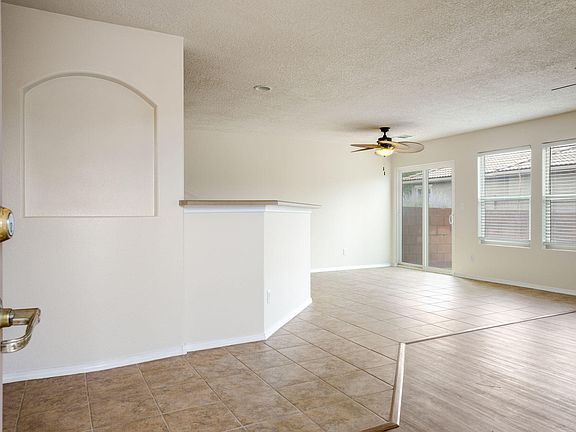 5th image of 10812 Crissy Field Way NE