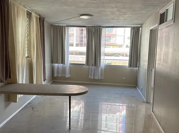 435 Seaside Ave APT 209, Honolulu, HI 96815