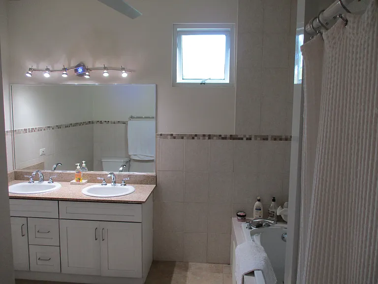 180 Palmas Dr #11E — Photo 10