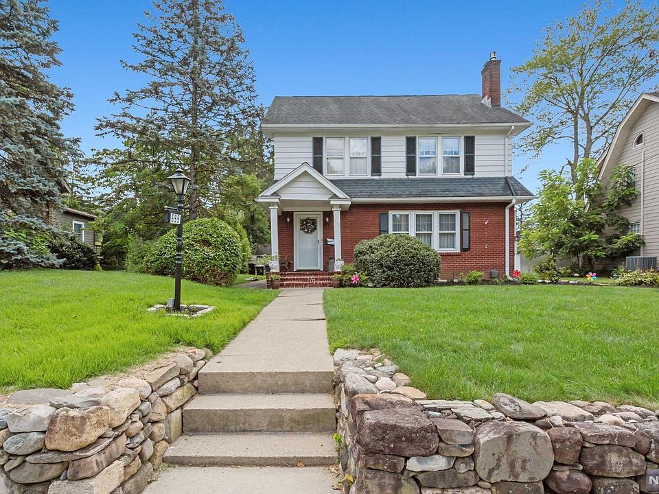 1st image of 699 Hillsdale Ave