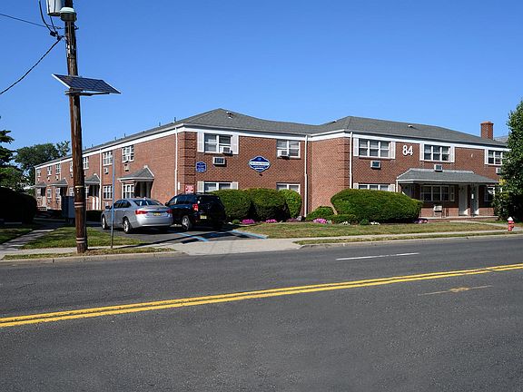 2nd image of 90 Essex St #A571eed93