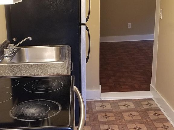 5th image of 3028 Main St #3