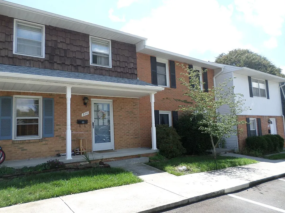 310 Loudon Rd