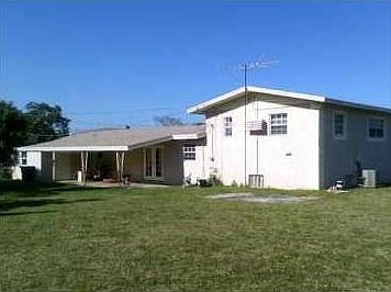 2nd image of 20200 NE 12th Ct