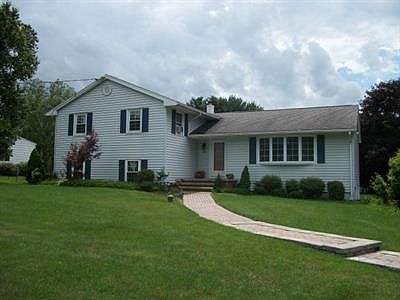1st image of 32 Carson Dr