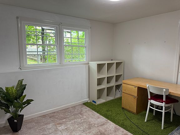4th image of 436 Meadowbrook Ave