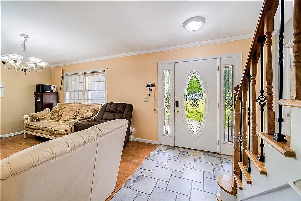 5 bed, 4.5 bath, 3182 sqft, $4,400 — Photo 3