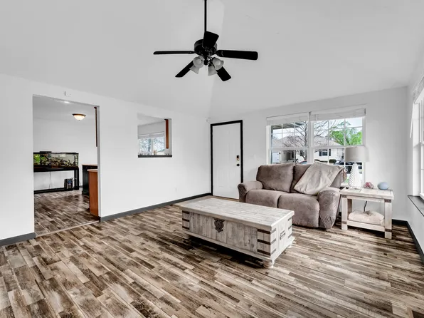 432 S Cedarwood Avenue, Republic, MO 65738