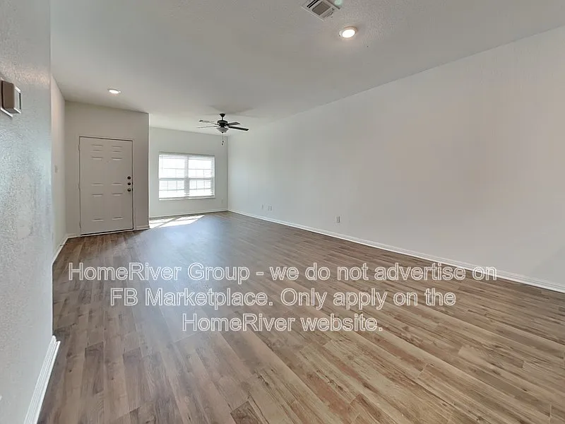 5 bed, 3.0 bath, 2542 sqft, $2,095 — Photo 4