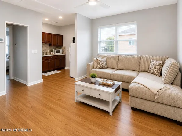 819 16th Ave #3, Belmar, NJ 07719