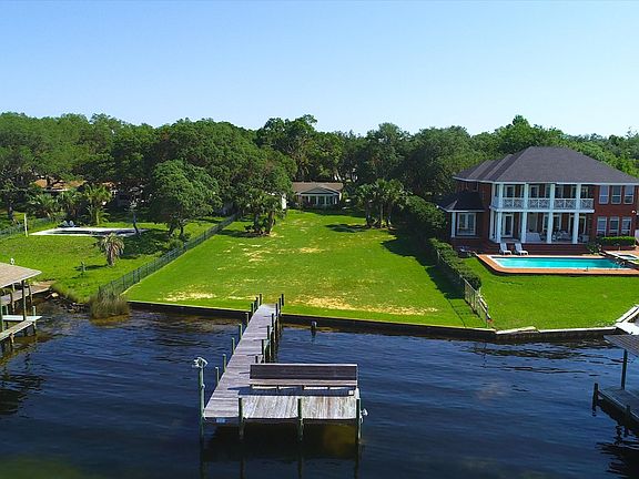 Expansive Water Front Lawn