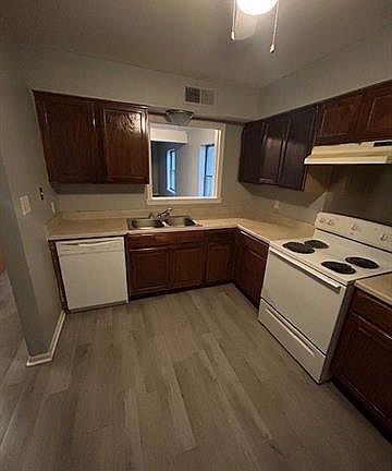 3rd image of 5636 Tullis Dr