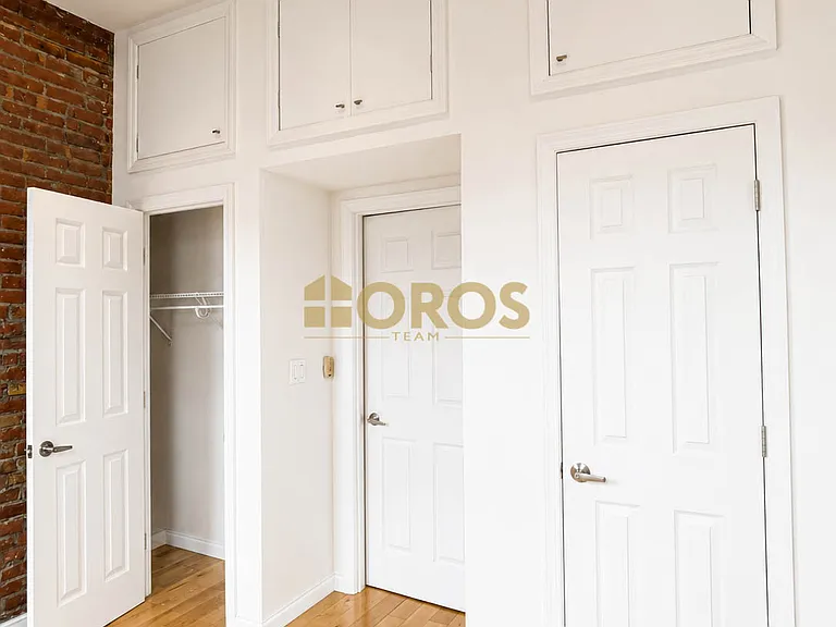 217 E 10th St #17 — Photo 2