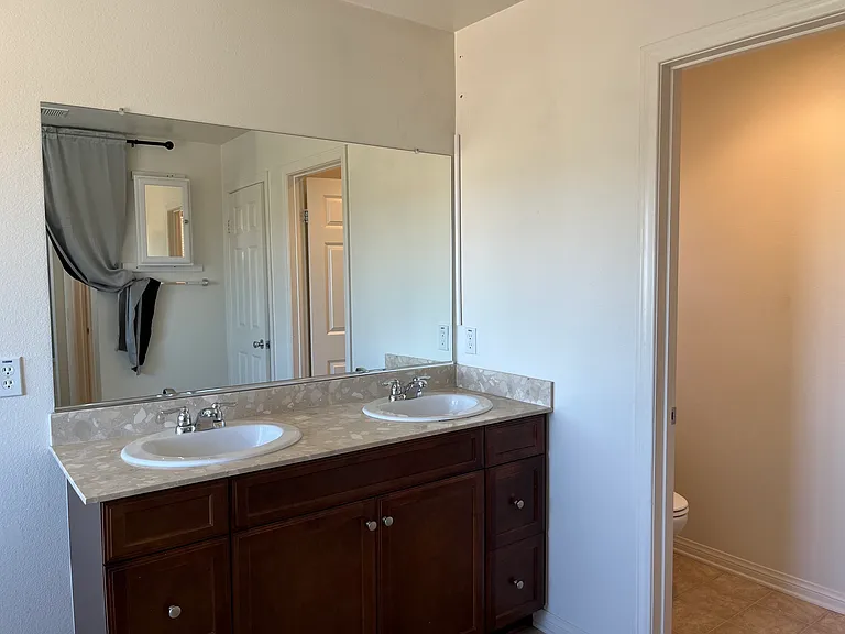 160 Yosemite Ave — Photo 19
