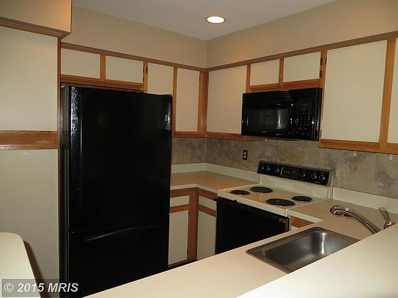 DELUXE KITCHEN