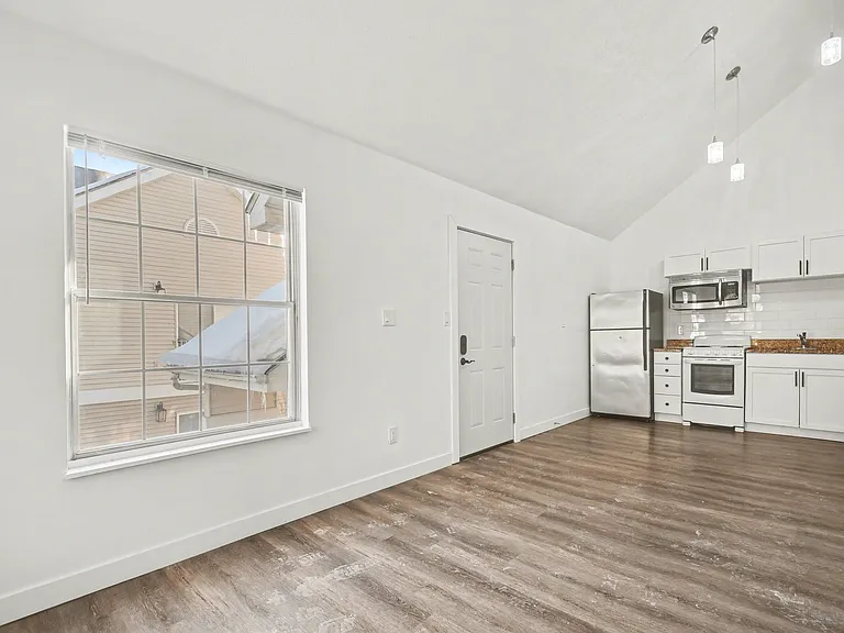 Harter Heights Place — Photo 23