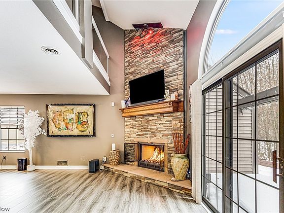5th image of 4032 Saint Andrews Ct APT 1