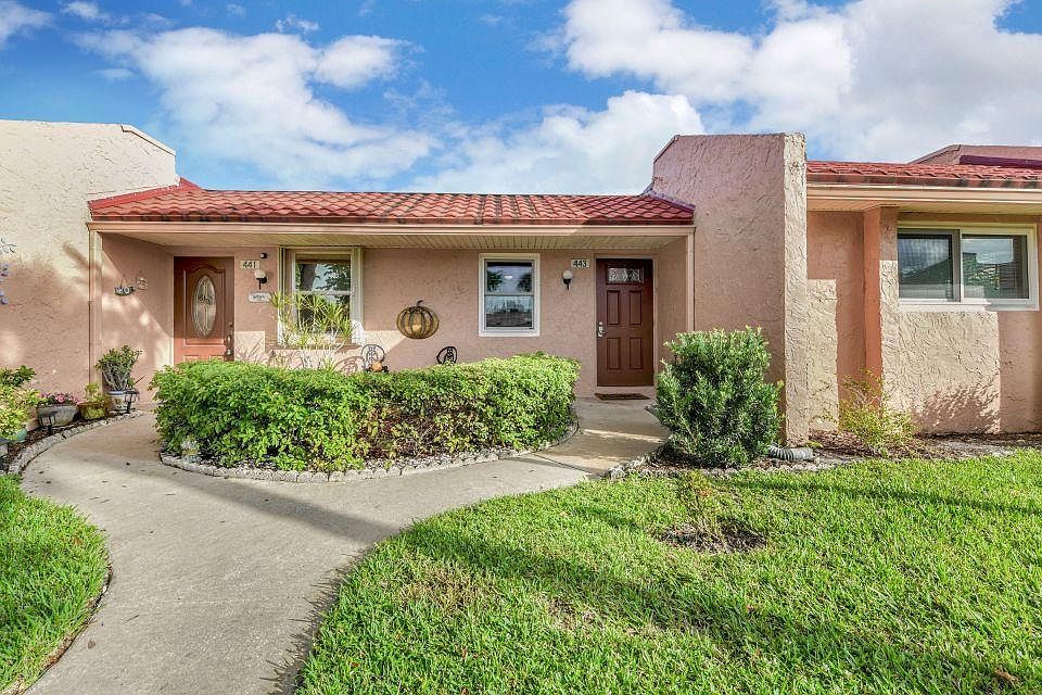 1st image of 443 Lake Helen Dr