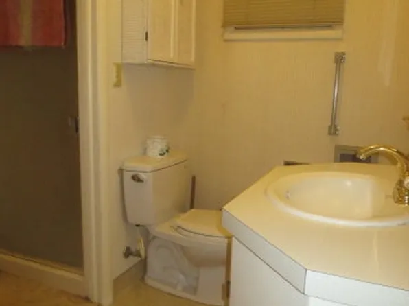 990 Hillview Dr, Blackfoot, ID 83221