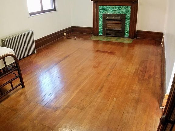 Main room (comes with bed frame, mattress optional)