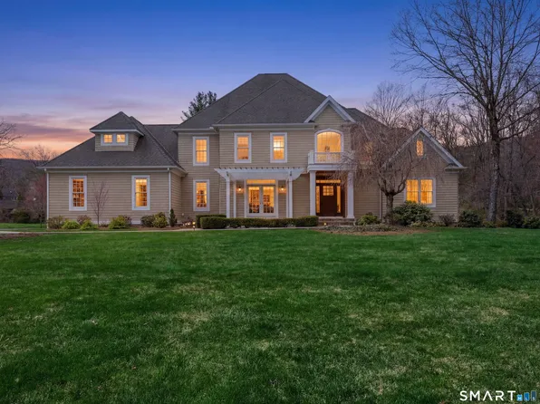 15 Shire Court, Cheshire, CT 06410