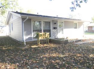 320 S Ballantine Ave #DU, Du Quoin, IL 62832