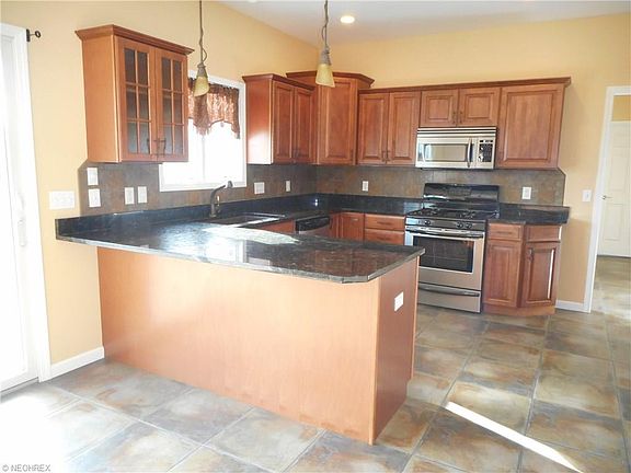 4th image of 10270 Carrousel Woods Dr