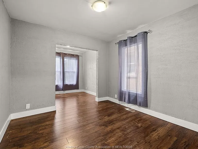 541 Moy Ave — Photo 12