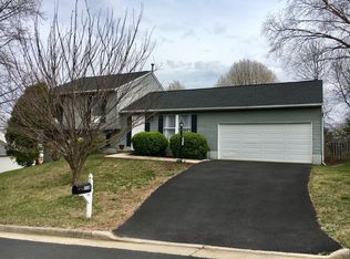 210 Laura Anne Dr, Sterling, VA 20164