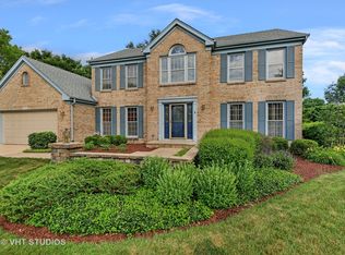 139 Christina Cir, Wheaton, IL 60189