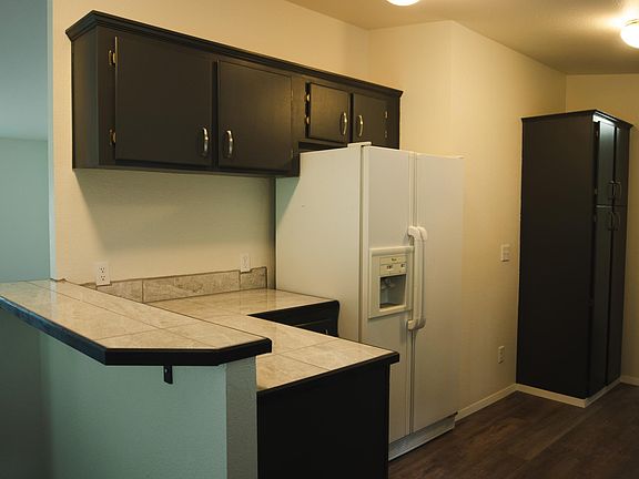 5th image of 2207 E Main St